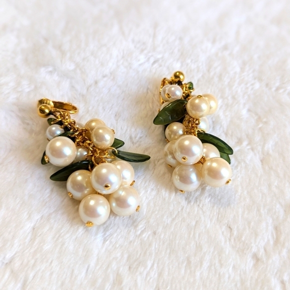 Vintage Faux Pearl Cluster Drop Clip Earrings - Picture 2 of 7